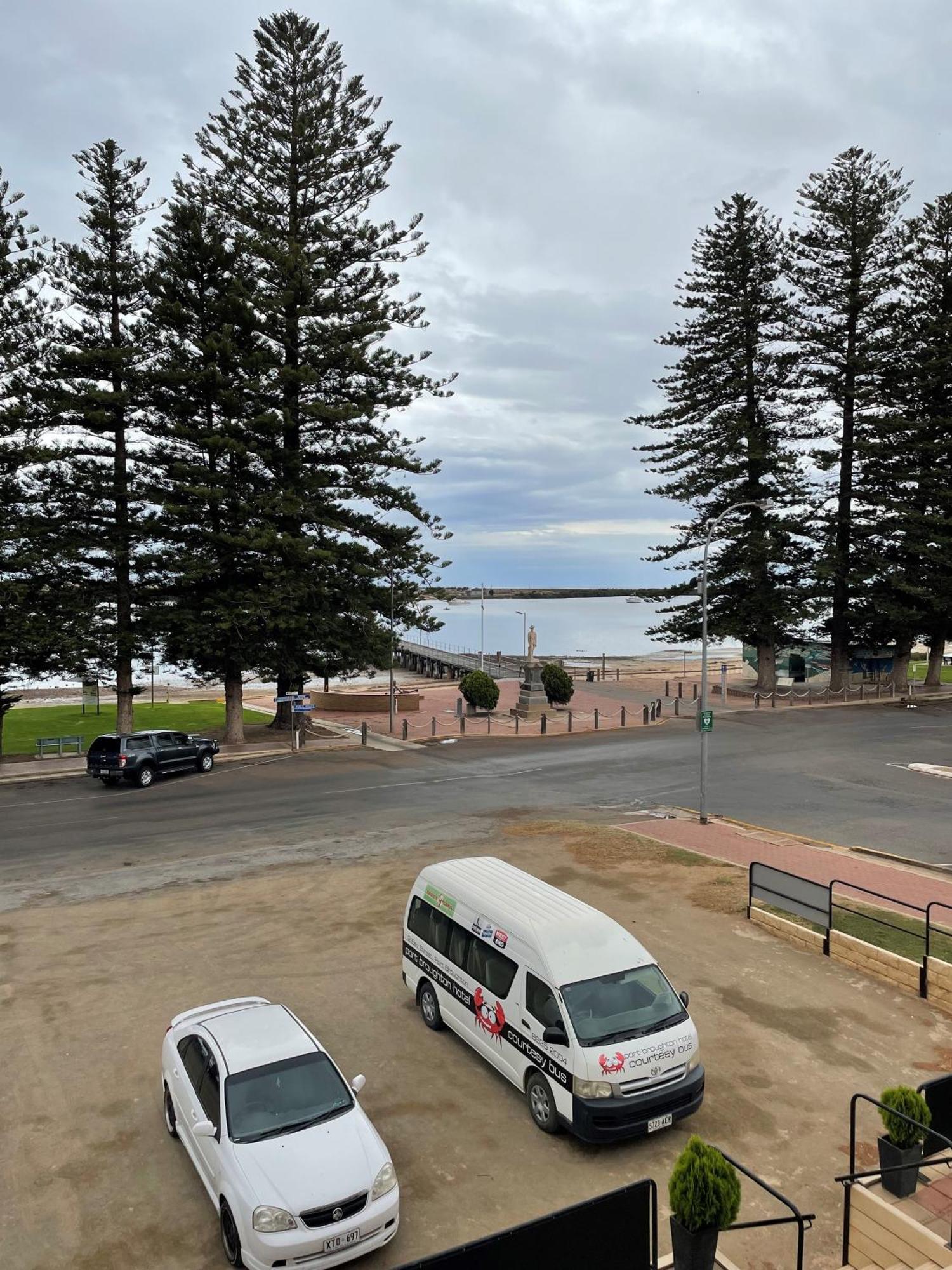 Port Broughton Hotel Esterno foto